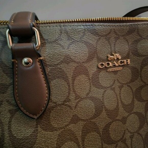 Coach CW381 Signature Canvas Khaki Saddle Shoulder Bag NEW With Tags - Picture 16 of 16